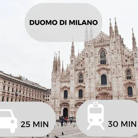 Tram Sotto Casa - In Duomo In Un Attimo Mediolan